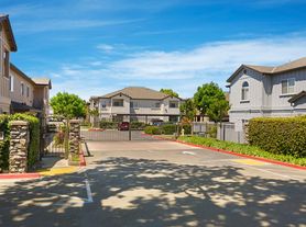 8905 Davis Rd