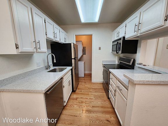 3rd image of 853 Woodside Way APT 130