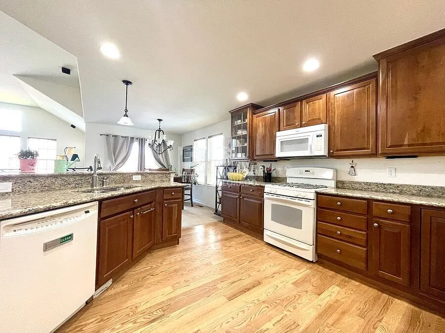 Beautiful Ranch Home in a 45+ Active Adult Community with Walkout Basement & Resort-Style Amenities — Photo 4