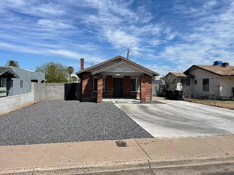 2 bed, 720 sqft, $1,750 — Photo 1