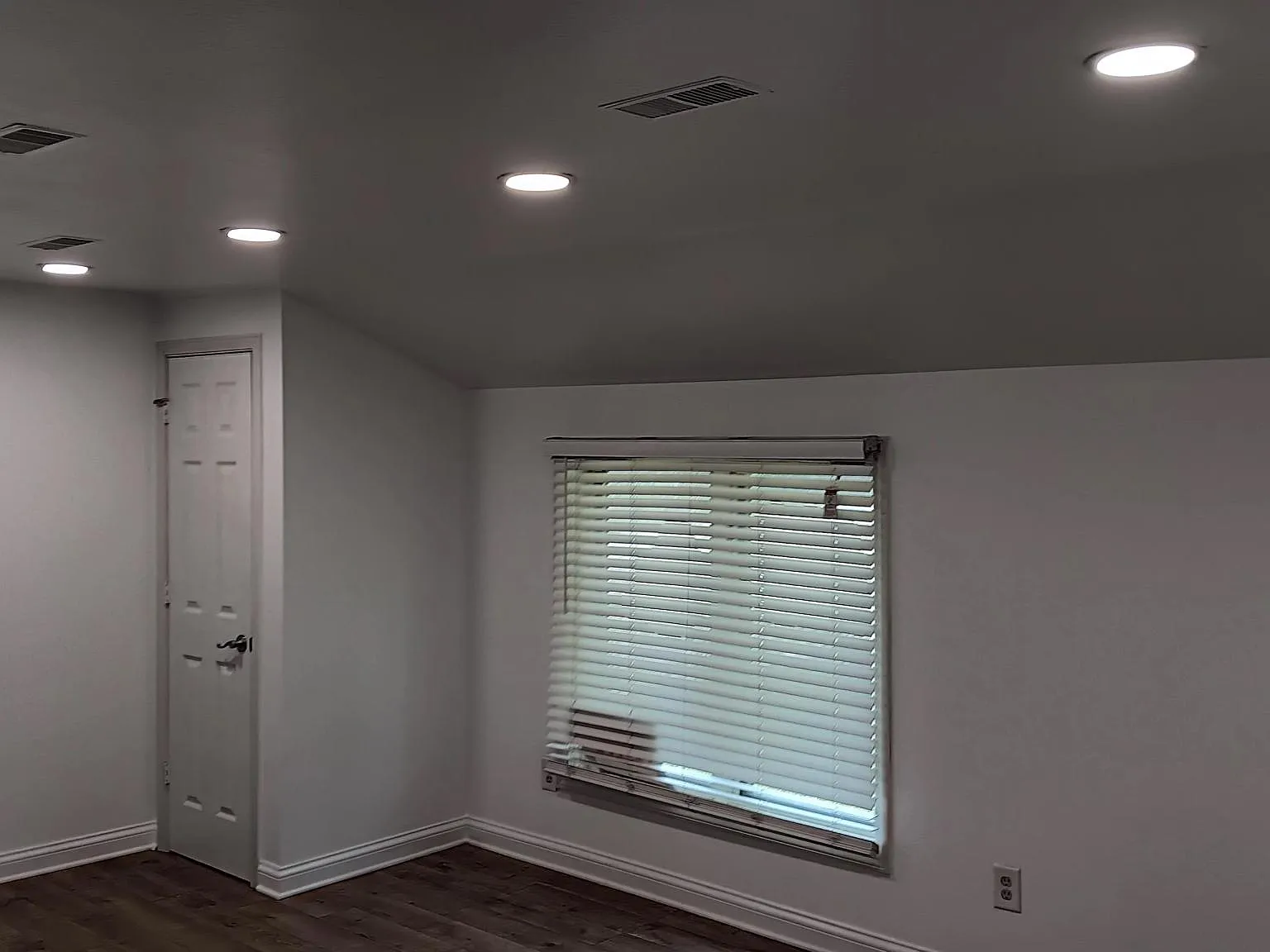 2 bed, 850 sqft, $1,695 — Photo 4