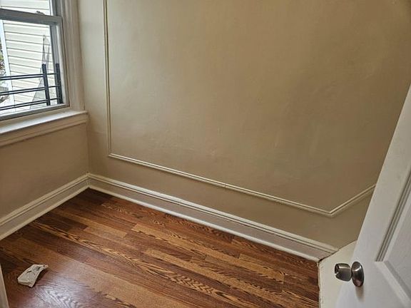 4th image of 90-62 180th St