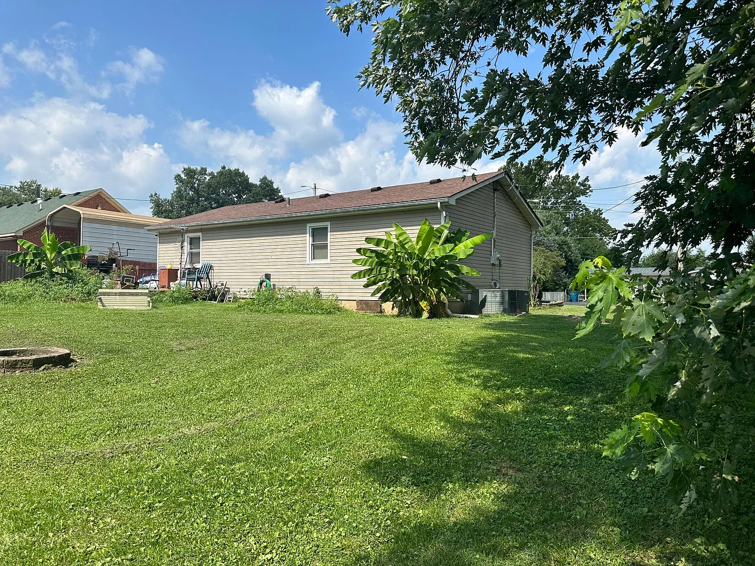 3 bed, 1008 sqft, $1,653 — Photo 3