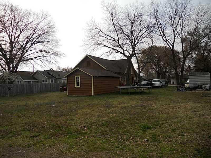 2nd image of 261 E 2nd St