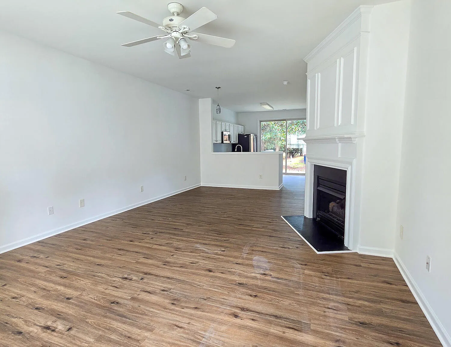 Studio, 2.0 bath, 1200 sqft, $1,695 — Photo 2