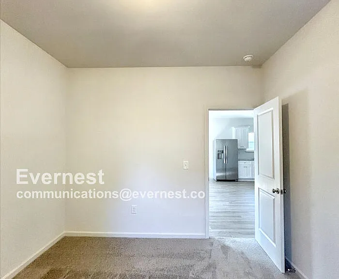 406 Killian Ave — Photo 8