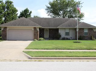 3414 W Vincent Dr, Springfield, MO 65810