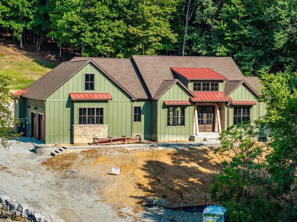 807 Wooded Ridge Dr, New Albany, IN 47150