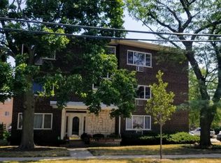 8637 Niles Center Rd #2, Skokie, IL 60077