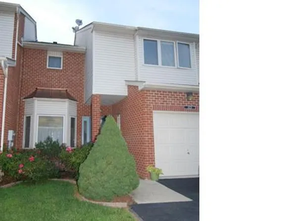 1629 Harding Cir, Whitehall, PA 18052