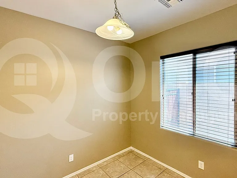 4425 E Saint John Rd — Photo 10