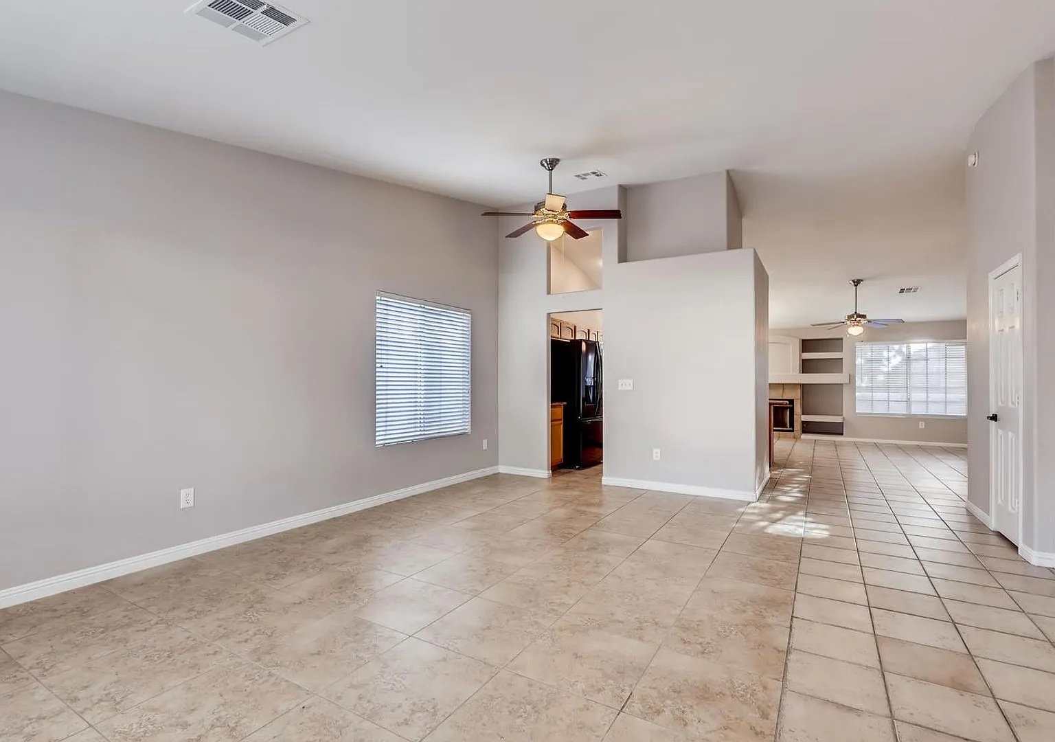 Spacious Single-Story Home with RV Parking No HOA! — Photo 4