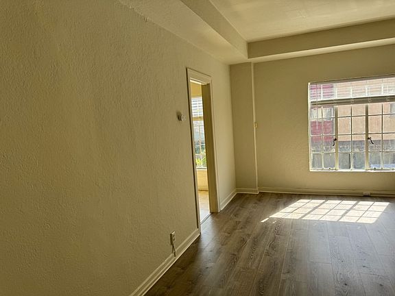 5th image of 2501 Ivy Dr APT 15