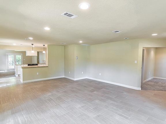 4th image of 138 Cedarwood Dr