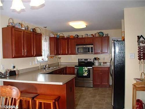 3rd image of 7808 Wind Rock Ln