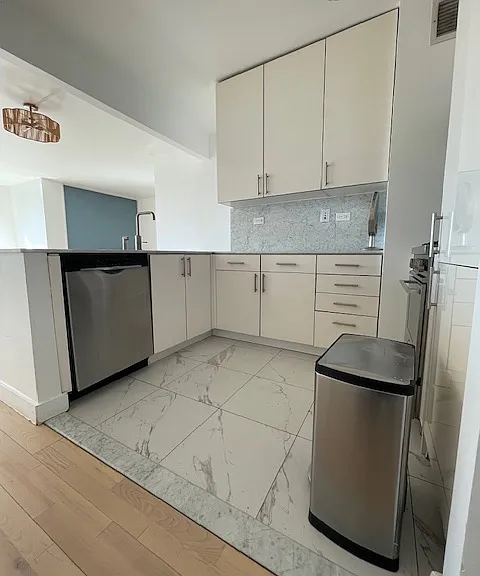 322 W 57th St #25U — Photo 7