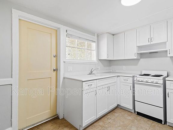 4th image of 208 S K St Unit 2