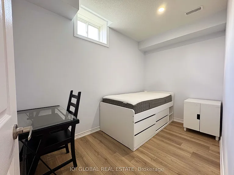 82 Madoc Pl #BASEMENT — Photo 10