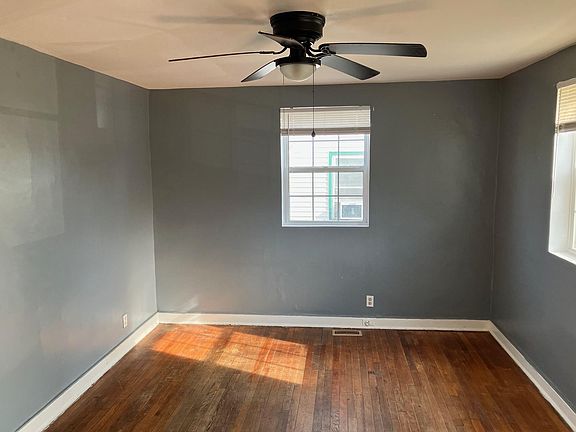 4th image of 1918 Chelsea St