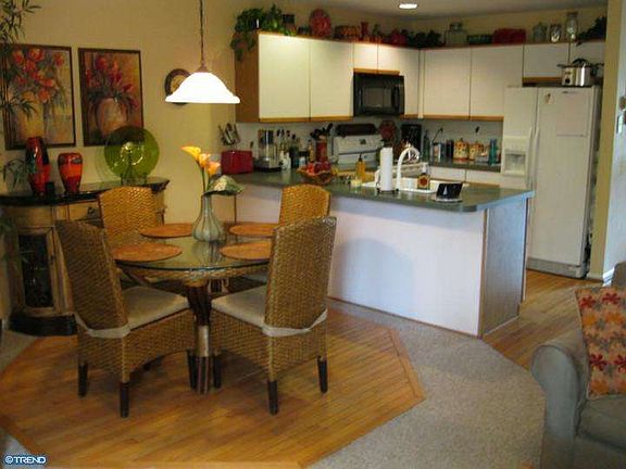 4th image of 205 Victoria Ct #99