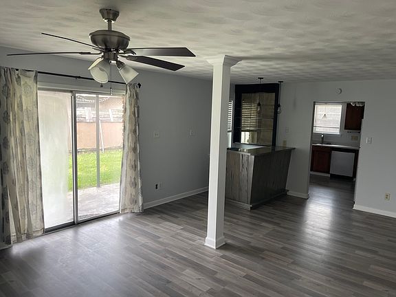 3rd image of 3212 Belmont Pl APT C