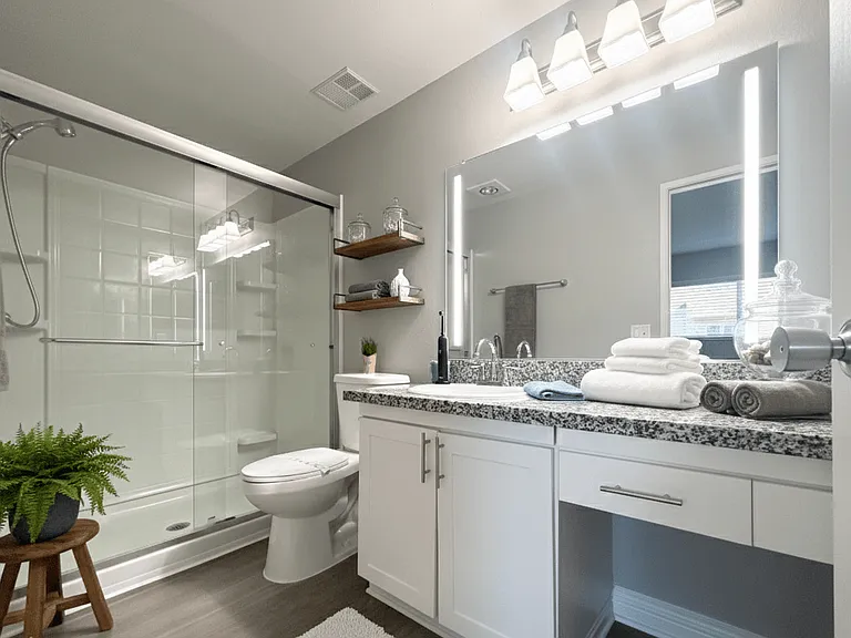 Serena Vista Apartment Homes — Photo 24