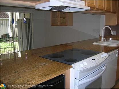 1st image of 5248 NE 6th Ave #B32