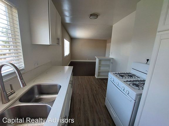3rd image of 465 E 55th St #4