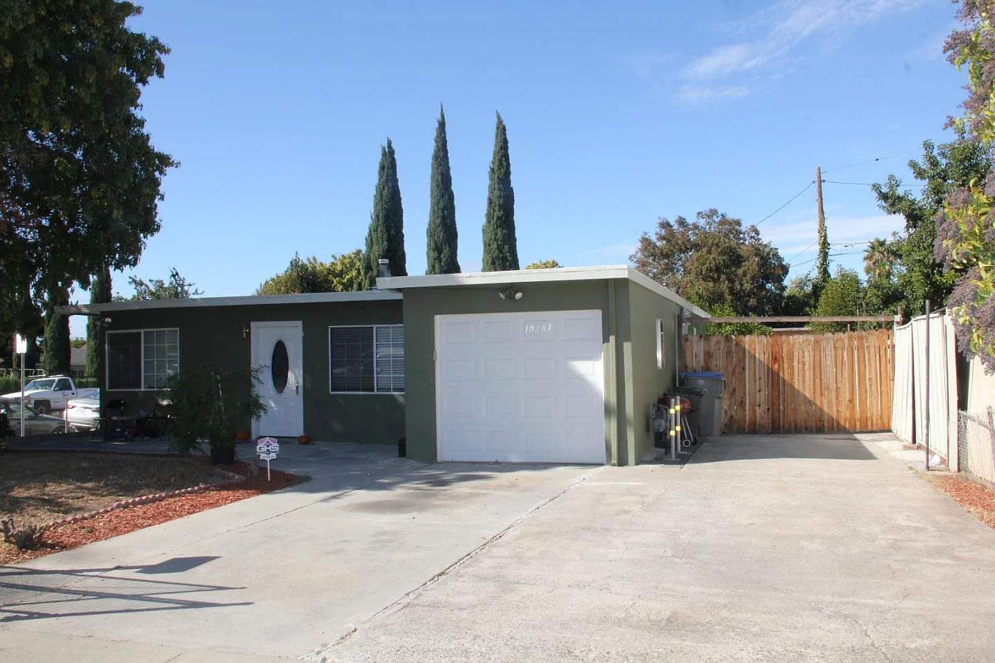 10281 Griffith St photo 1