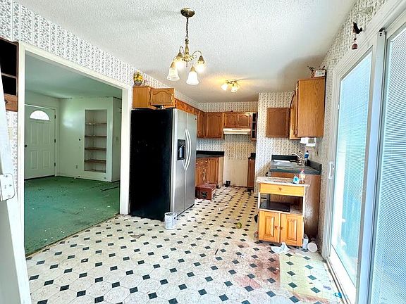 5th image of 346 Ducktown St