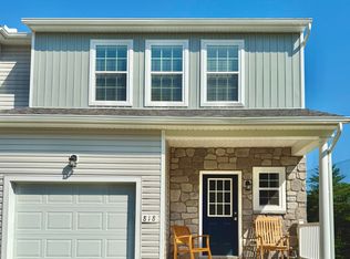 818 Champions Dr, Drums, PA 18222