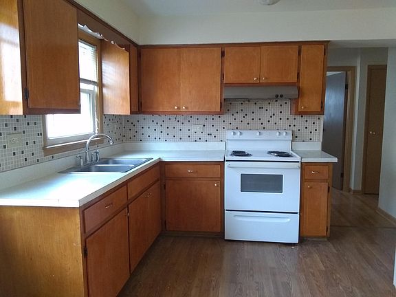 3rd image of 9459 Maple Dr #1S