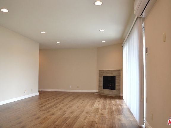 5th image of 1559 Armacost Ave APT 203