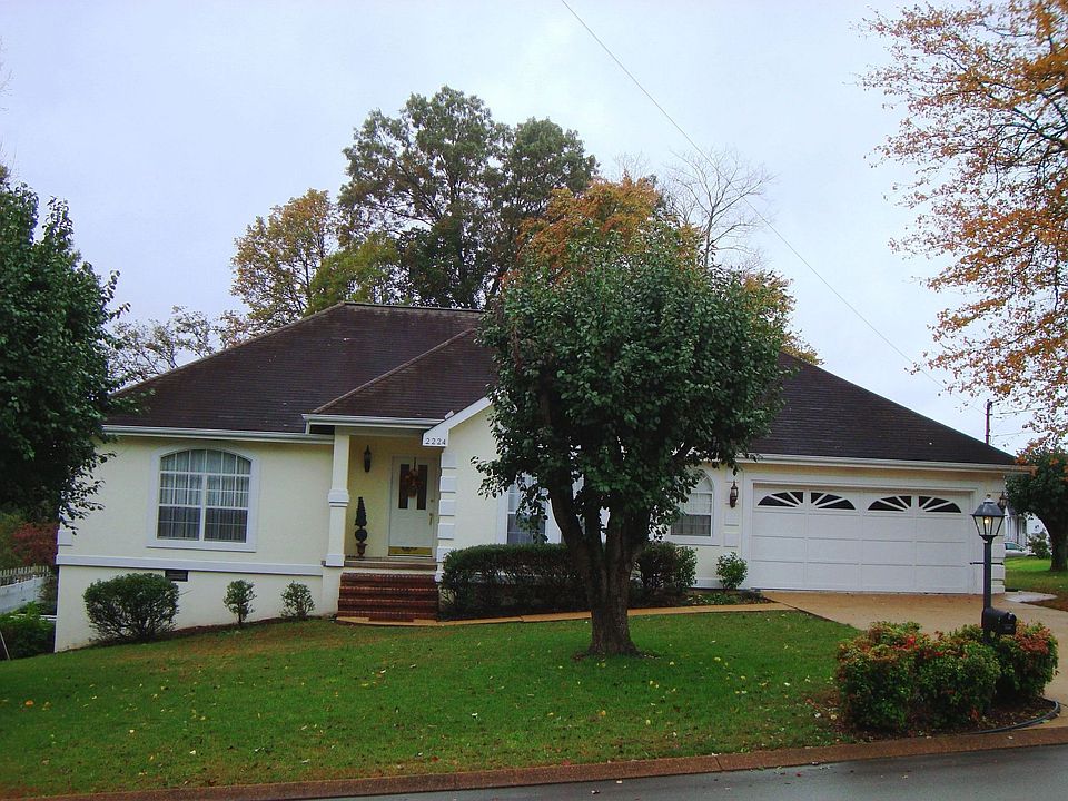 1st image of 2224 Chimney Hills Dr