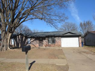 636 Heathcliff Dr, Everman, TX 76140