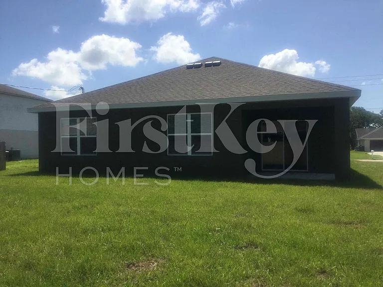 407 SW Lakehurst Dr — Photo 21