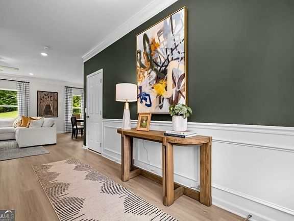 3rd image of 850 Kensington St