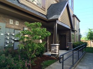 869 NE Wheelock Pl, Hillsboro, OR 97006