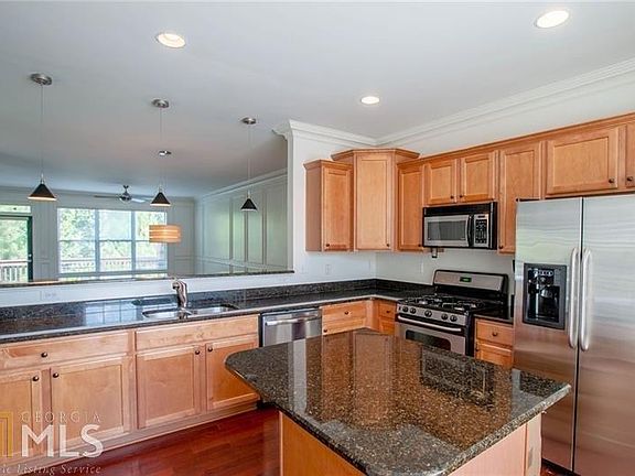 4th image of 3247 Greenwood Oak Dr