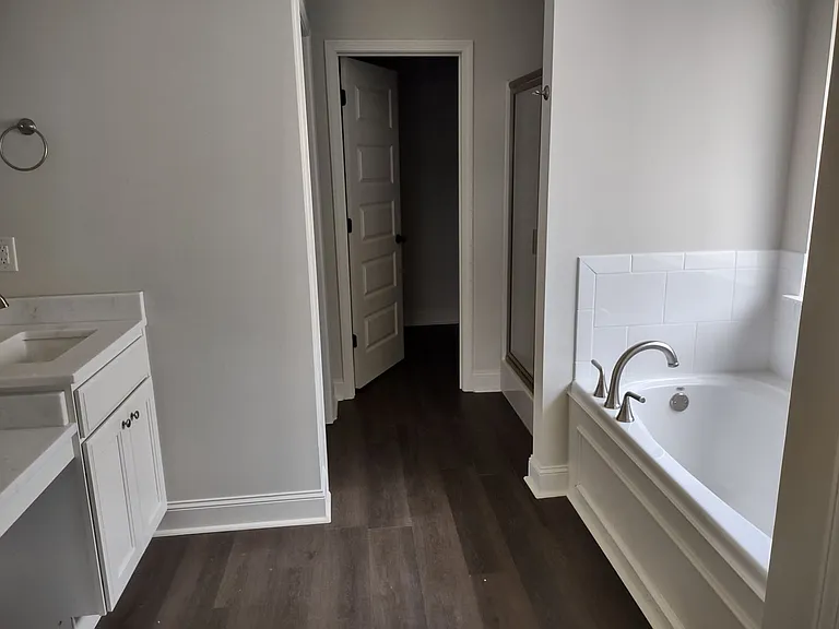 464 Silver Hill Dr — Photo 12