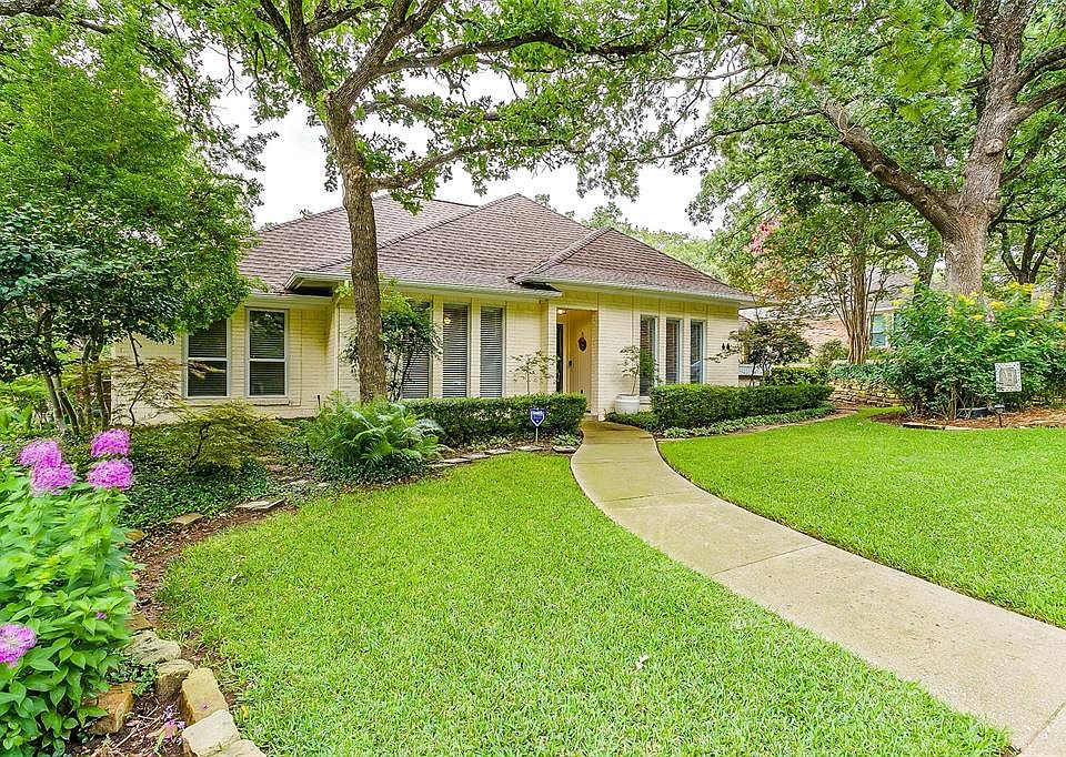 1st image of 4002 Woodcastle Ct