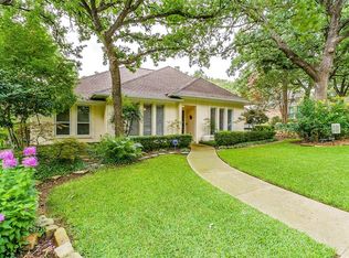 4002 Woodcastle Ct, Arlington, TX 76016