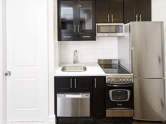 4th image of 222 E 12th St #5B