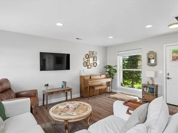 6562 N Harlans Hawk Ln, Coeur D Alene, ID 83815
