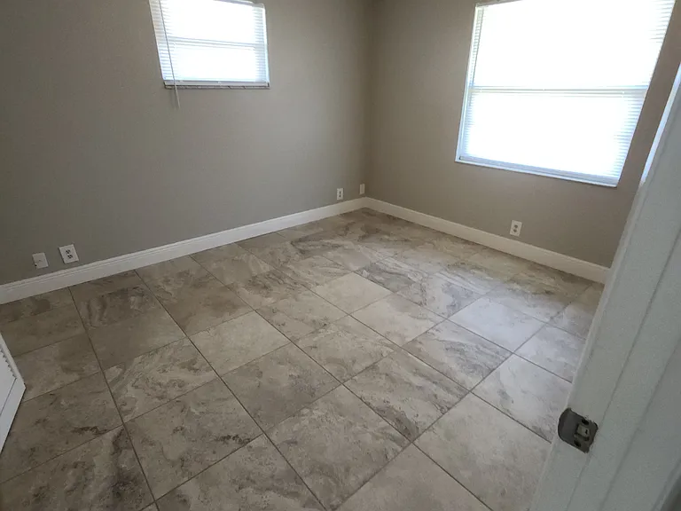 5603-5603 Struthers Ct SE — Photo 13