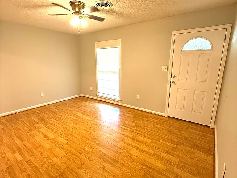 360 Oakwild Dr — Photo 4