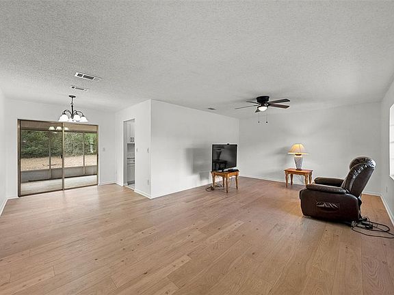 3rd image of 4601 Chamber Ct