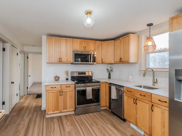 55 Beauregard Ter, Chicopee, MA 01020