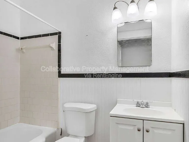 1235 E 50th St #B — Photo 8