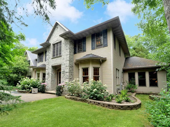6968 Thornberry Trl, Oshkosh, WI 54904